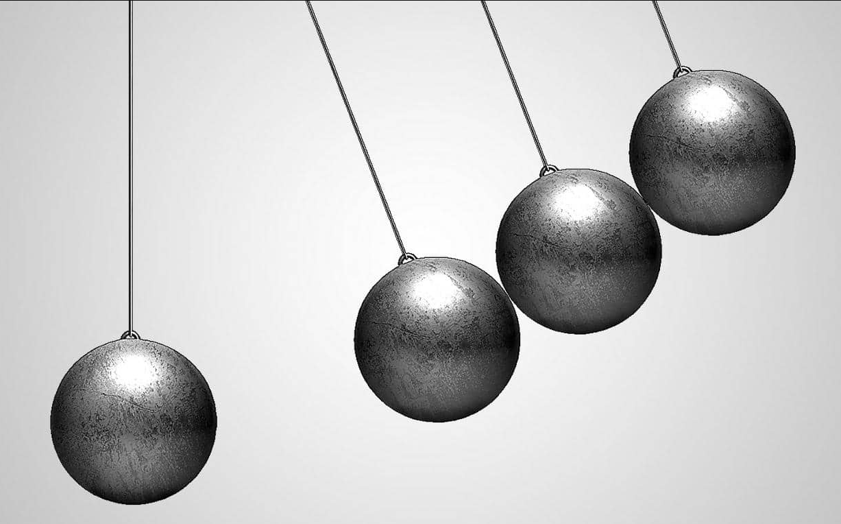 Oscilaciones Democráticas: El Veloz Péndulo Ideológico y su Impacto Futuro